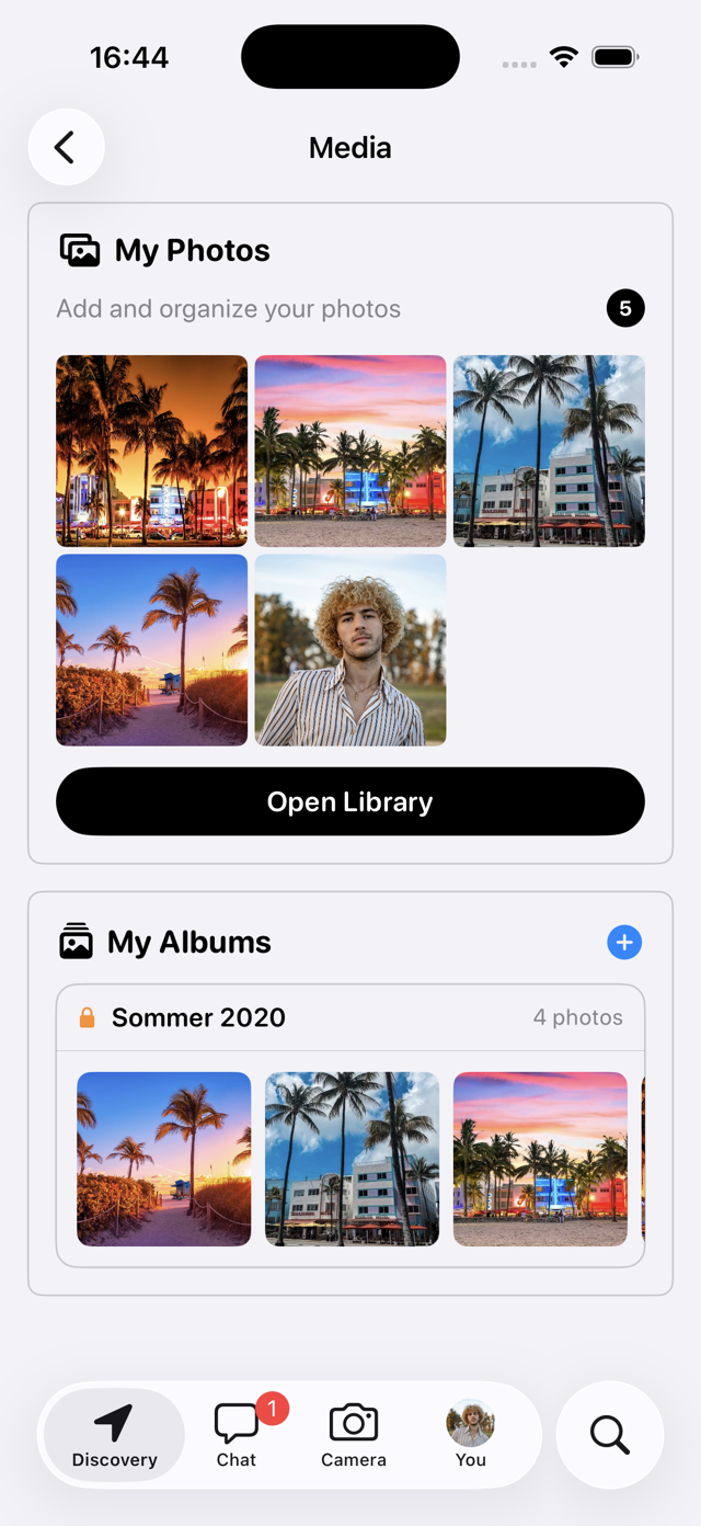 Abbs light-mode Media library with photos and a private album